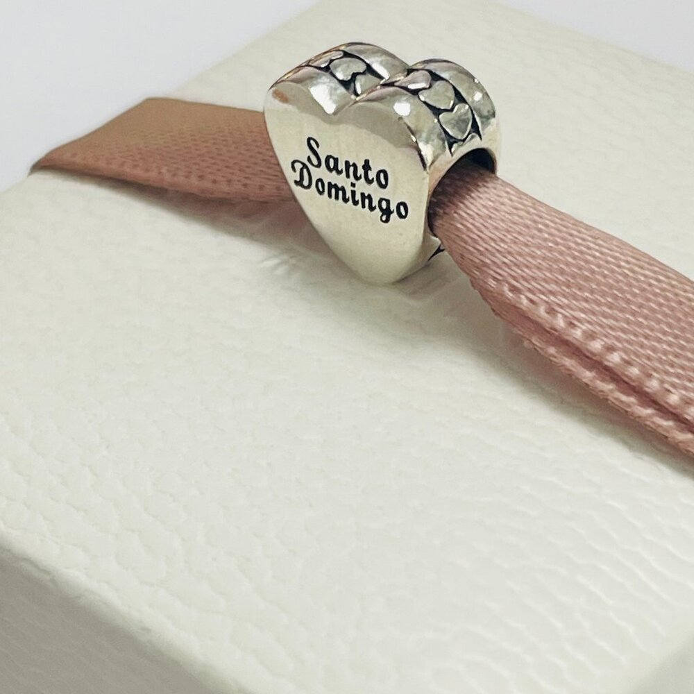 Pandora Santiago Exclusive Heart Charm